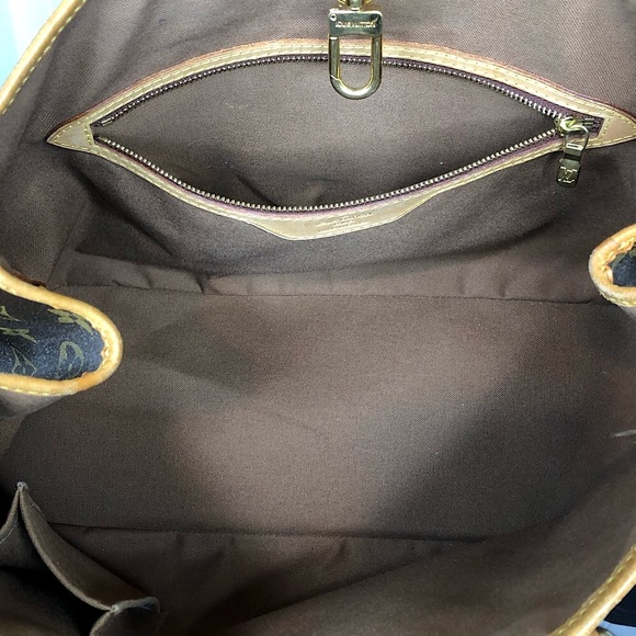 LV Batignolles Monogram Shoulder Bag COMES WITH: COA, LV DUST BAG AUTHENTIC - Picture 8 of 17